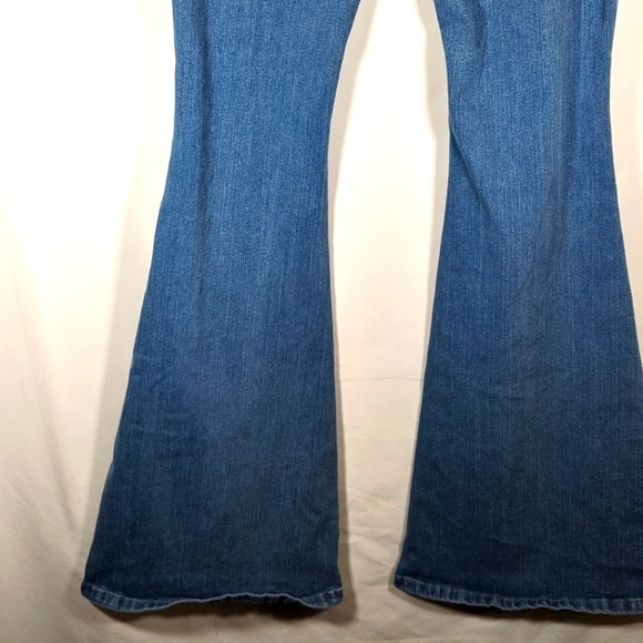 Shein Maternity Flared Leg Over the Belly Jeans Size Large (8/10) - Picture 6 of 8